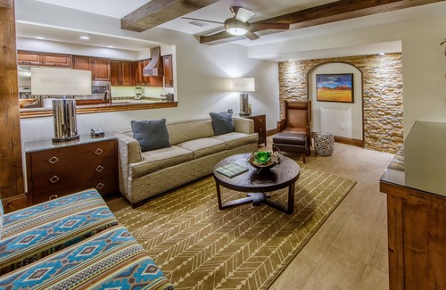 North Scottsdale Hotel | Holiday Inn Club Vacations Scottsdale Resort by IHG