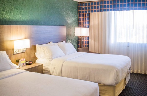Downtown Des Moines Hotel | Holiday Inn Downtown - Mercy Area by IHG
