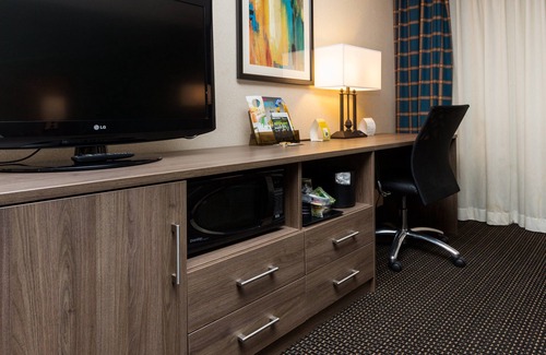Downtown Des Moines Hotel | Holiday Inn Downtown - Mercy Area by IHG