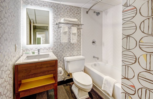 East Windsor Hotel | Holiday Inn East Windsor by IHG