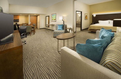Biggs Field Hotel | Holiday Inn El Paso Airport by IHG