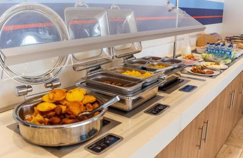 Manga Hotel | Holiday Inn Express Cartagena Manga by IHG