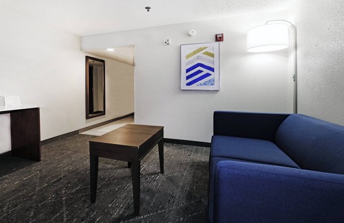 Walterboro Hotel | Holiday Inn Exp Walterboro by IHG