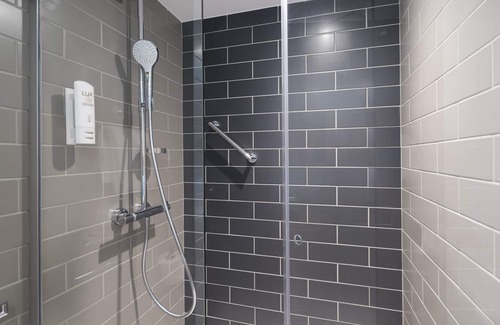 Roissy-en-France Hotel | Holiday Inn Express Paris - CDG Airport by IHG