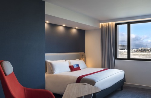 Roissy-en-France Hotel | Holiday Inn Express Paris - CDG Airport by IHG