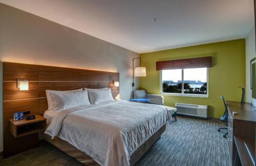 Fort Walton Beach Hotel | Holiday Inn Express - Fort Walton Beach Central by IHG