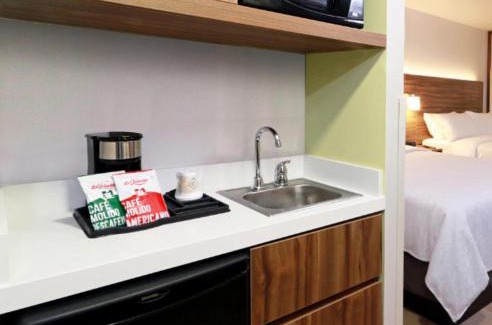 Downtown Hotel | Holiday Inn Express & Suites - Playa del Carmen by IHG