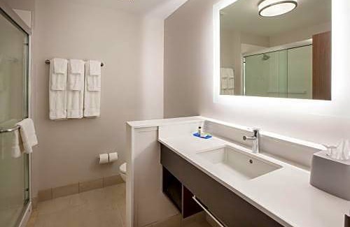Blackwell Hotel | Holiday Inn Express & Suites Blackwell, an IHG Hotel