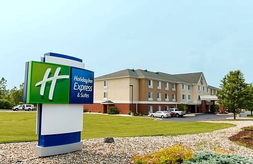 Jackson Hotel | Holiday Inn Express & Suites Jackson, an IHG Hotel