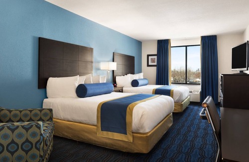 Maryland Heights Hotel | Holiday Inn Express St. Louis Arpt - Maryland Hgts, an IHG Hotel