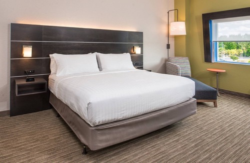Arlington Hotel | Holiday Inn Express and Suites Jacksonville East by IHG