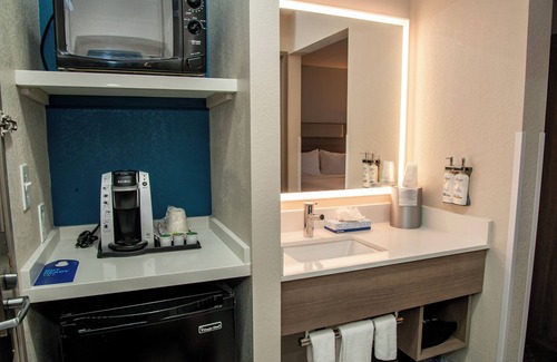 Tucson Hotel | Holiday Inn Express Airport - Tucson by IHG