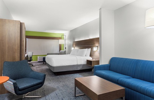 Windsor Forest Hotel | Holiday Inn Express and Suites Savannah - Midtown by IHG