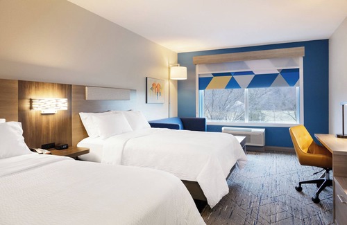 Joplin Hotel | Holiday Inn Express And Suites Joplin Southeast by IHG