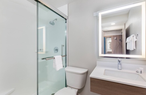College Park Hotel | Holiday Inn Express Atlanta Airport - North by IHG