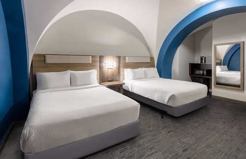 Downtown Baltimore Hotel | Holiday Inn Express Baltimore Downtown, an IHG Hotel