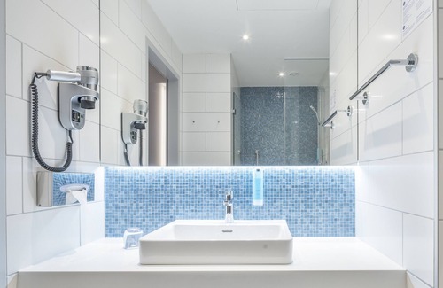 Mitte Hotel | Holiday Inn Express Berlin - Alexanderplatz by IHG