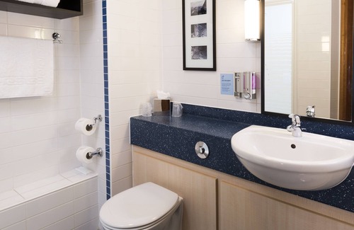 Birmingham Hotel | Holiday Inn Express Birmingham Star City by IHG
