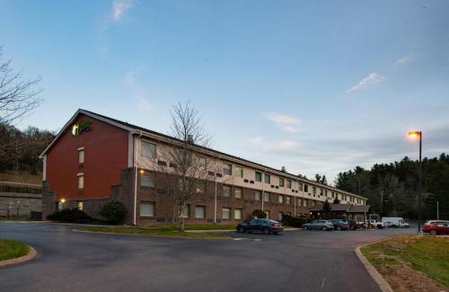 Blowing Rock Resort | Holiday Inn Express Blowing Rock South by IHG
