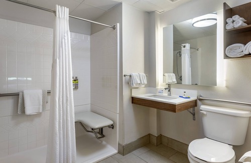 Branson Hotel | Holiday Inn Express Branson-Green Mountain Drive by IHG