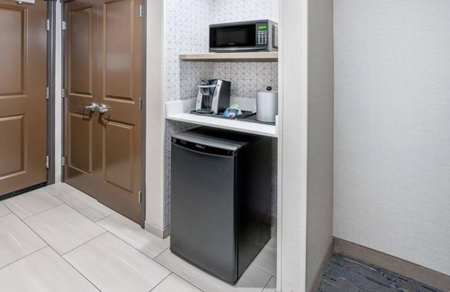 Casper Hotel | Holiday Inn Express Casper-Interstate 25 by IHG