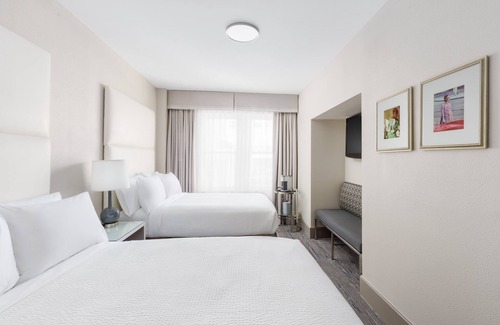 Near North Side Hotel | Holiday Inn Express Chicago - Magnificent Mile by IHG