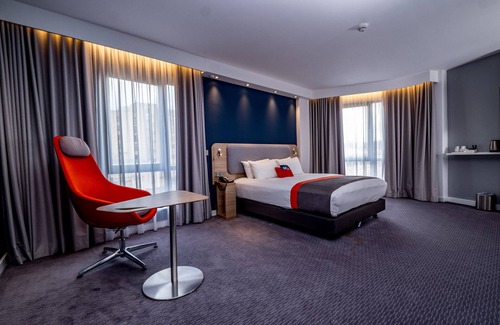 Londonderry Hotel | Holiday Inn Express Derry - Londonderry by IHG