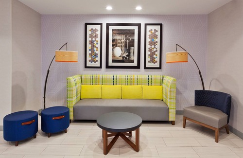 Dothan Hotel | Holiday Inn Express Dothan North by IHG