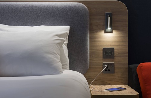 Paisley Hotel | Holiday Inn Express Glasgow Airport by IHG