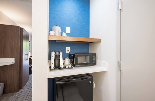 Grover Beach Hotel | Holiday Inn Express Grover Beach-Pismo Beach Area by IHG