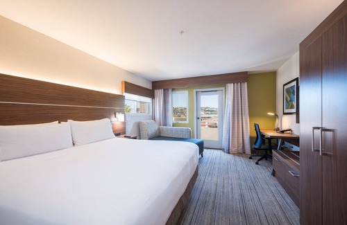 Grover Beach Hotel | Holiday Inn Express Grover Beach-Pismo Beach Area by IHG