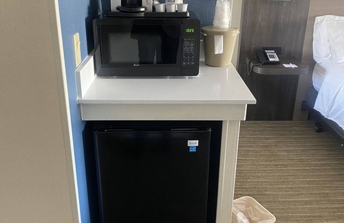 Hermosa Beach Hotel | Holiday Inn Express Hotel & Suites Hermosa Beach by IHG