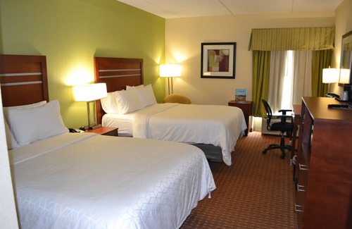 Mechanicsburg Hotel | Holiday Inn Express Harrisburg SW - Mechanicsburg by IHG