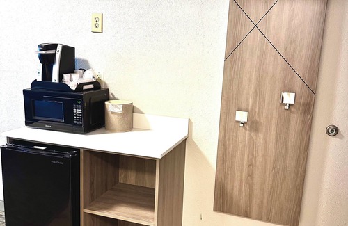 Flemington Hotel | Holiday Inn Express Hinesville by IHG