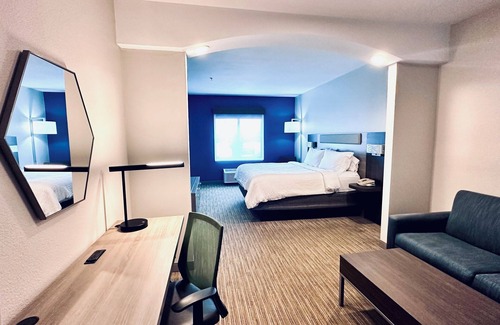 Flemington Hotel | Holiday Inn Express Hinesville by IHG