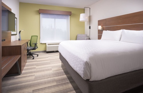 Downtown Chattanooga Hotel | Holiday Inn Express Hotel & Suites Chattanooga Downtown by IHG
