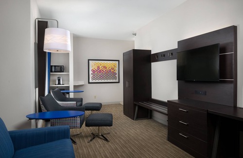 Independence Hotel | Holiday Inn Express Hotel & Suites Independence-Kansas City by IHG
