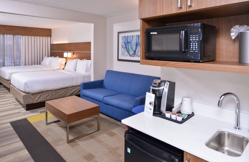 Downtown Indianapolis Hotel | Holiday Inn Express Hotel & Suites Indianapolis Dtn-Conv Ctr by IHG