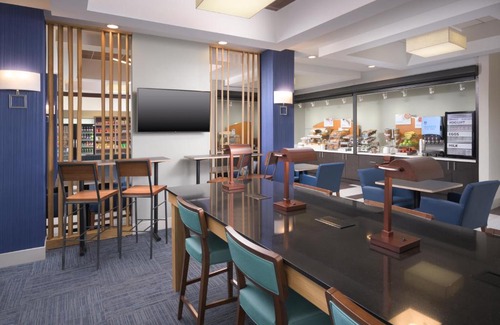 Downtown Chattanooga Hotel | Holiday Inn Express Hotel & Suites Chattanooga Downtown by IHG