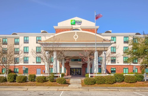 Gulf Shores Resort | Holiday Inn Express Hotel & Suites Gulf Shores by IHG