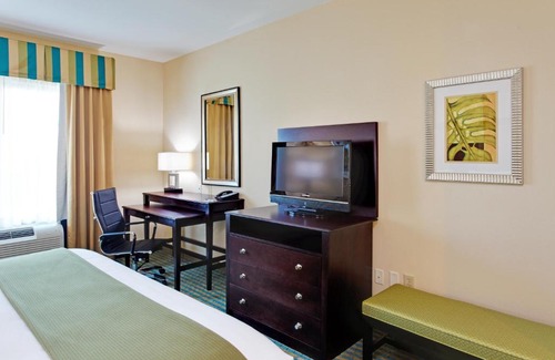 Gulf Shores Resort | Holiday Inn Express Hotel & Suites Gulf Shores by IHG