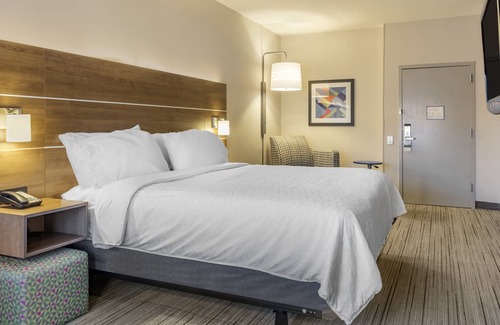 Northeast Heights Hotel | Holiday Inn Express Hotel & Suites Albuquerque Midtown by IHG