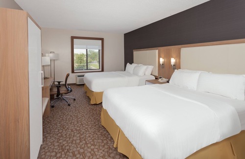 Brookville Hotel | Holiday Inn Express Hotel & Suites Dayton West - Brookville by IHG