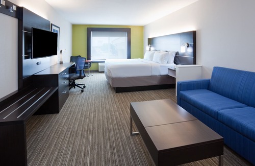 Dickinson Hotel | Holiday Inn Express Hotel & Suites Dickinson by IHG