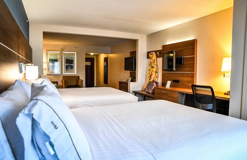 Kannapolis Hotel | Holiday Inn Express Hotel & Suites Concord by IHG