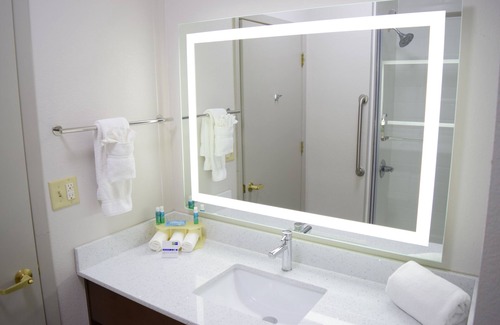 Northwest Pensacola Hotel | Holiday Inn Express Hotel & Suites West I 10 by IHG