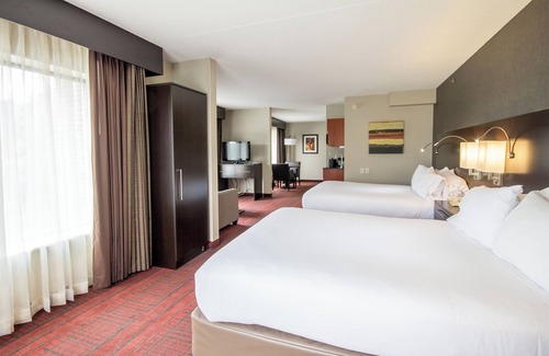 Auburn Hotel | Holiday Inn Express Hotel & Suites Auburn by IHG
