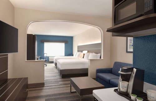 Dupont Hotel | Holiday Inn Express Hotel & Suites Denver Airport by IHG