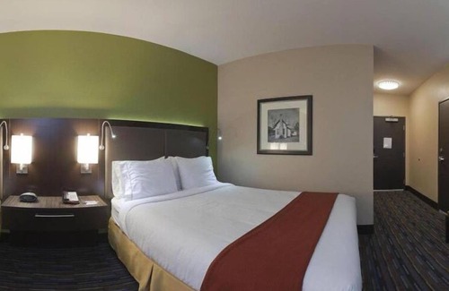 Fulton Hotel | Holiday Inn Express Hotel & Suites Fulton by IHG