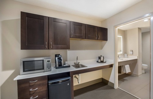 Perry Hotel | Holiday Inn Express Hotel & Suites PERRY by IHG